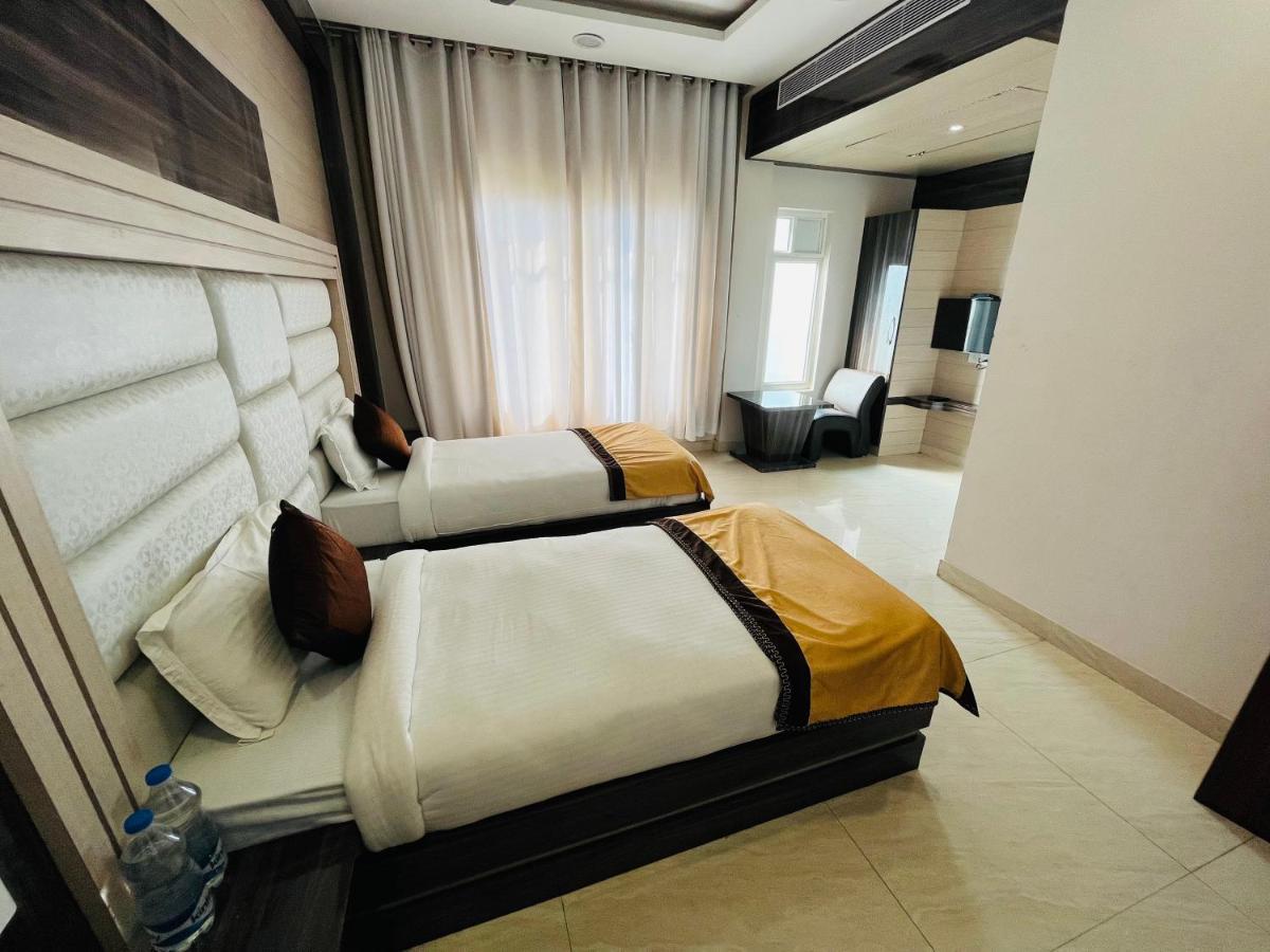The Grand Lajja - All Staff Vaccinated Bahadrabad Exterior photo